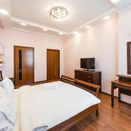 Роскошная 3К Квартира 135М2 На Набережной. Минская Kiev Esterno foto